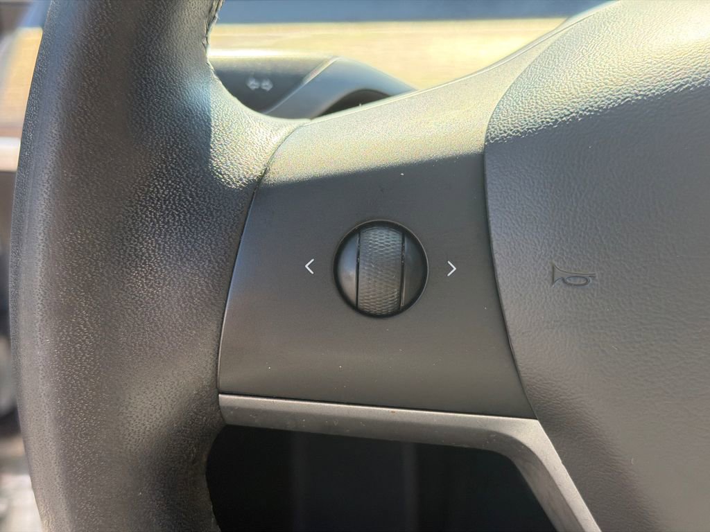 Used 2020 Tesla Model 3 Standard Range Plus RWD image 24