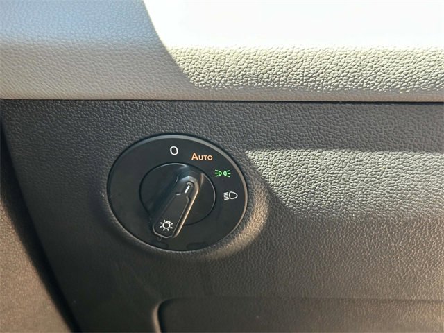 Certified 2022 Volkswagen Taos SE image 19