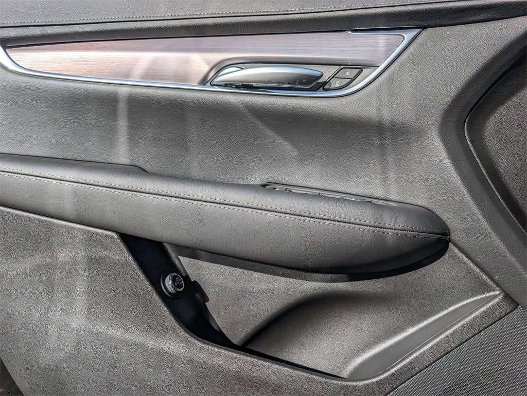 New 2026 Cadillac XT5 Luxury image 10