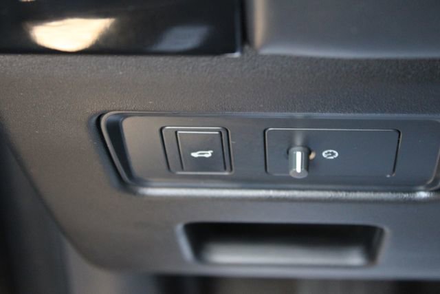 Used 2020 Land Rover Discovery HSE Luxury image 28