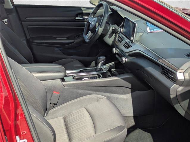 Used 2024 Nissan Altima 2.5 SV FWD image 18
