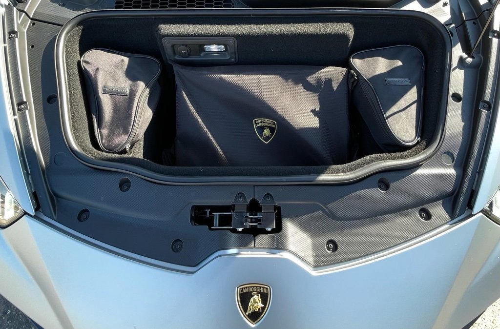 Used 2020 Lamborghini Huracan EVO image 11