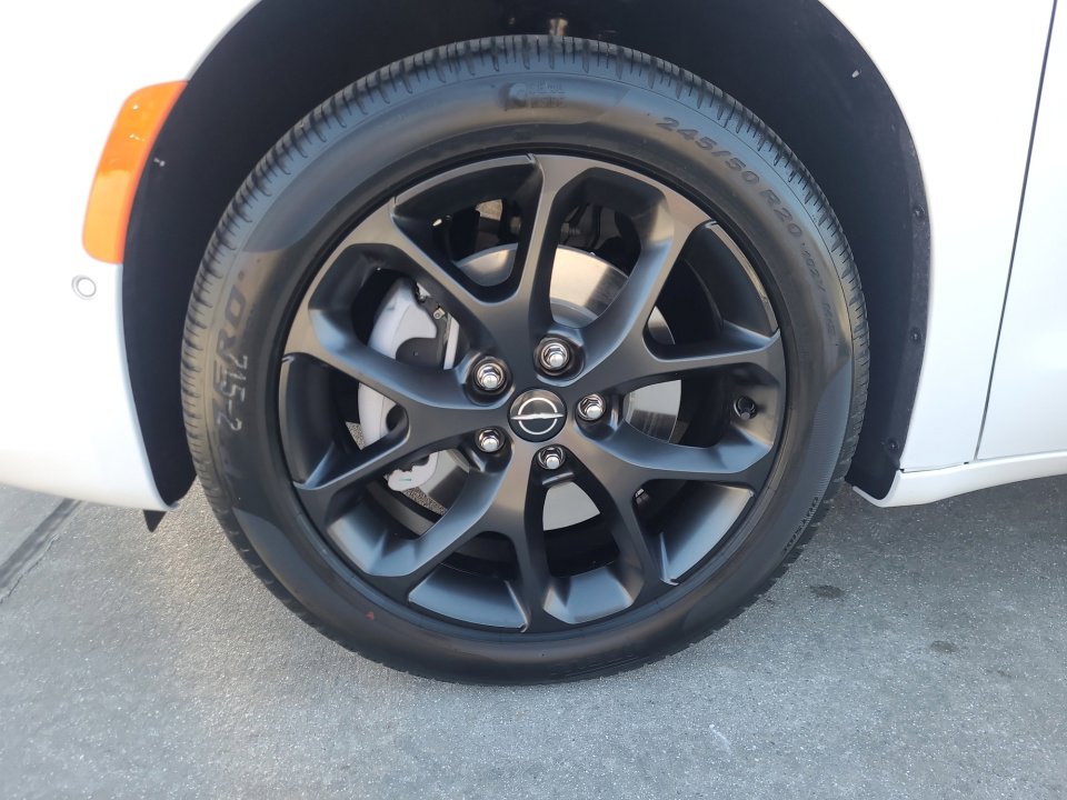 New 2026 Chrysler Pacifica Limited w/ S Appearance Package image 27