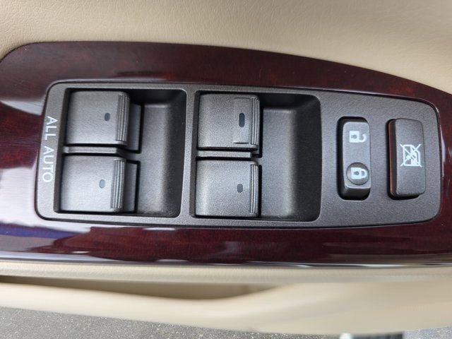 Used 2014 Lexus LX 570 4WD image 32