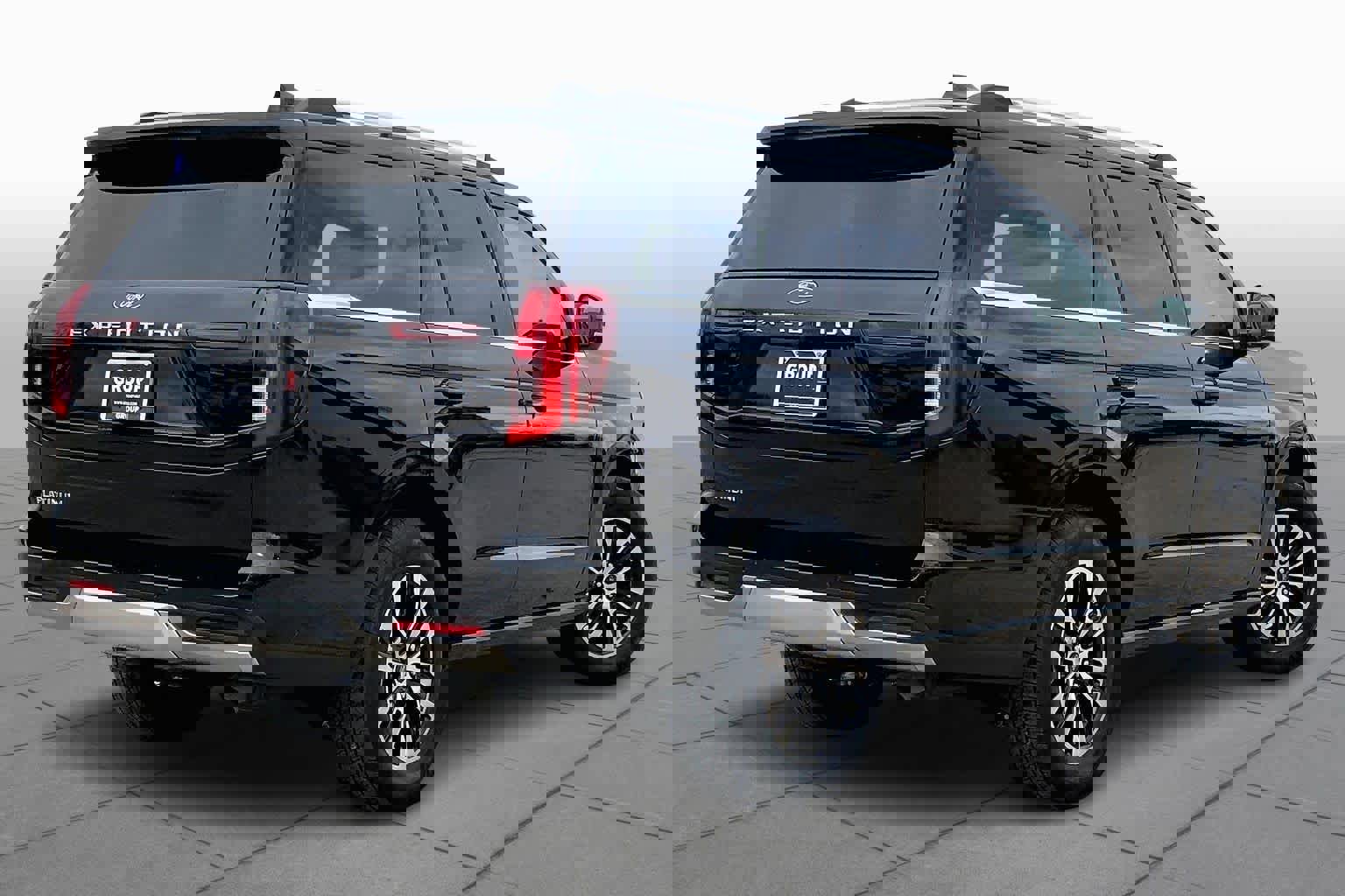 Used 2025 Ford Expedition Platinum image 13