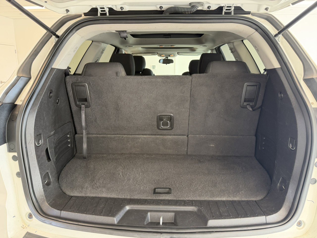 Used 2015 Chevrolet Traverse LT image 32