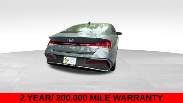 Used 2026 Hyundai Elantra SE w/ Cargo Package FWD image 9