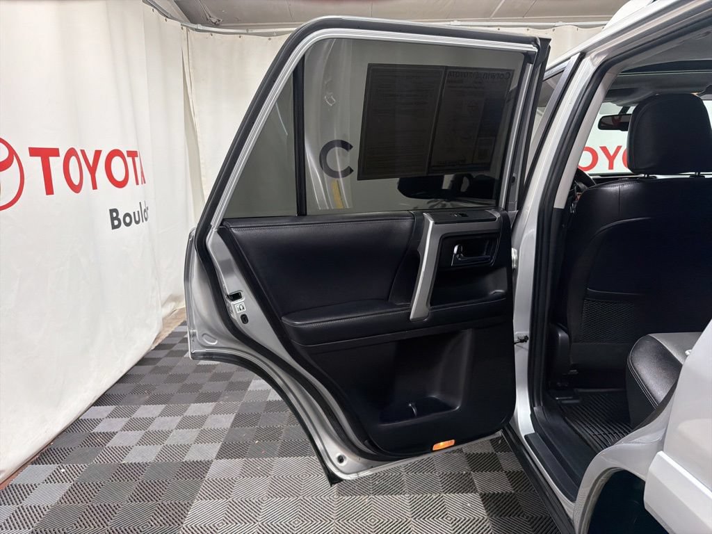 Used 2018 Toyota 4Runner SR5 Premium AWD/4WD image 16