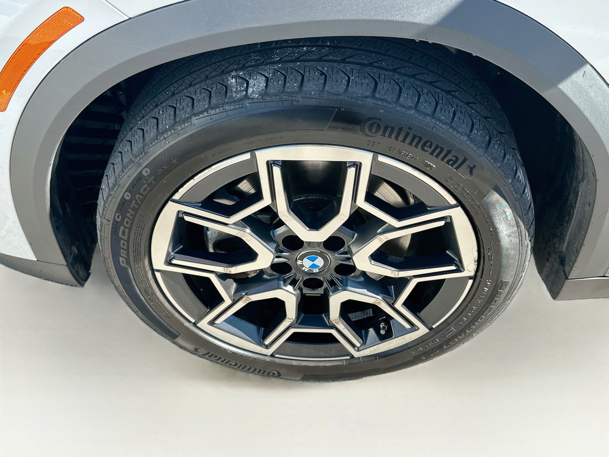 Certified 2025 BMW X2 xDrive28i AWD/4WD image 32