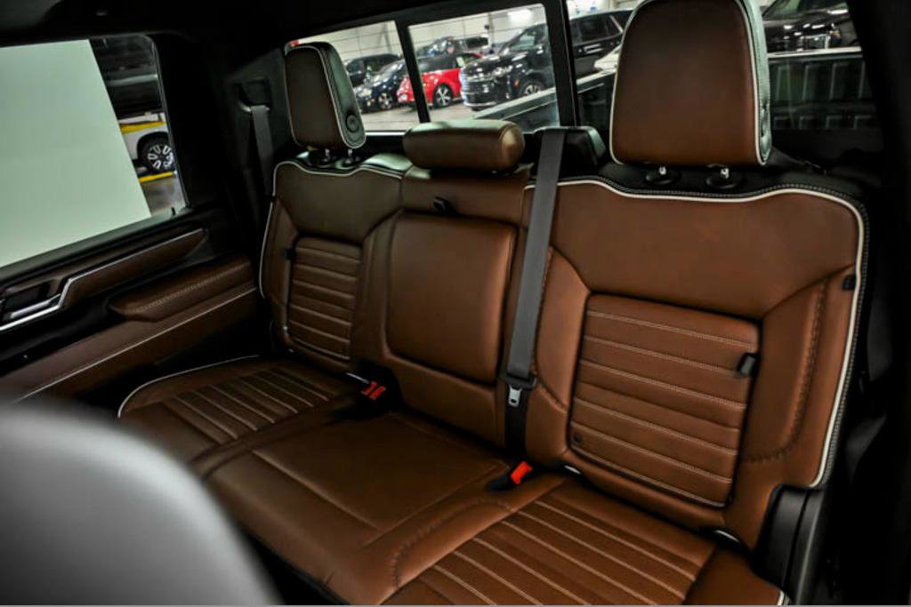 Used 2024 GMC Sierra 2500 Denali Ultimate w/ Max Trailering Package AWD/4WD image 15