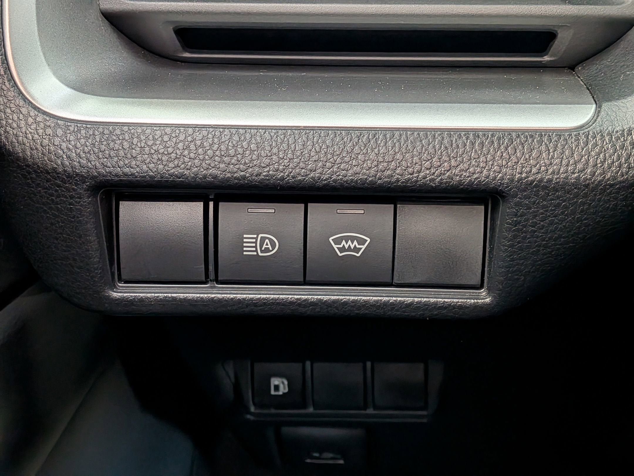 Used 2023 Toyota Prius LE FWD image 18