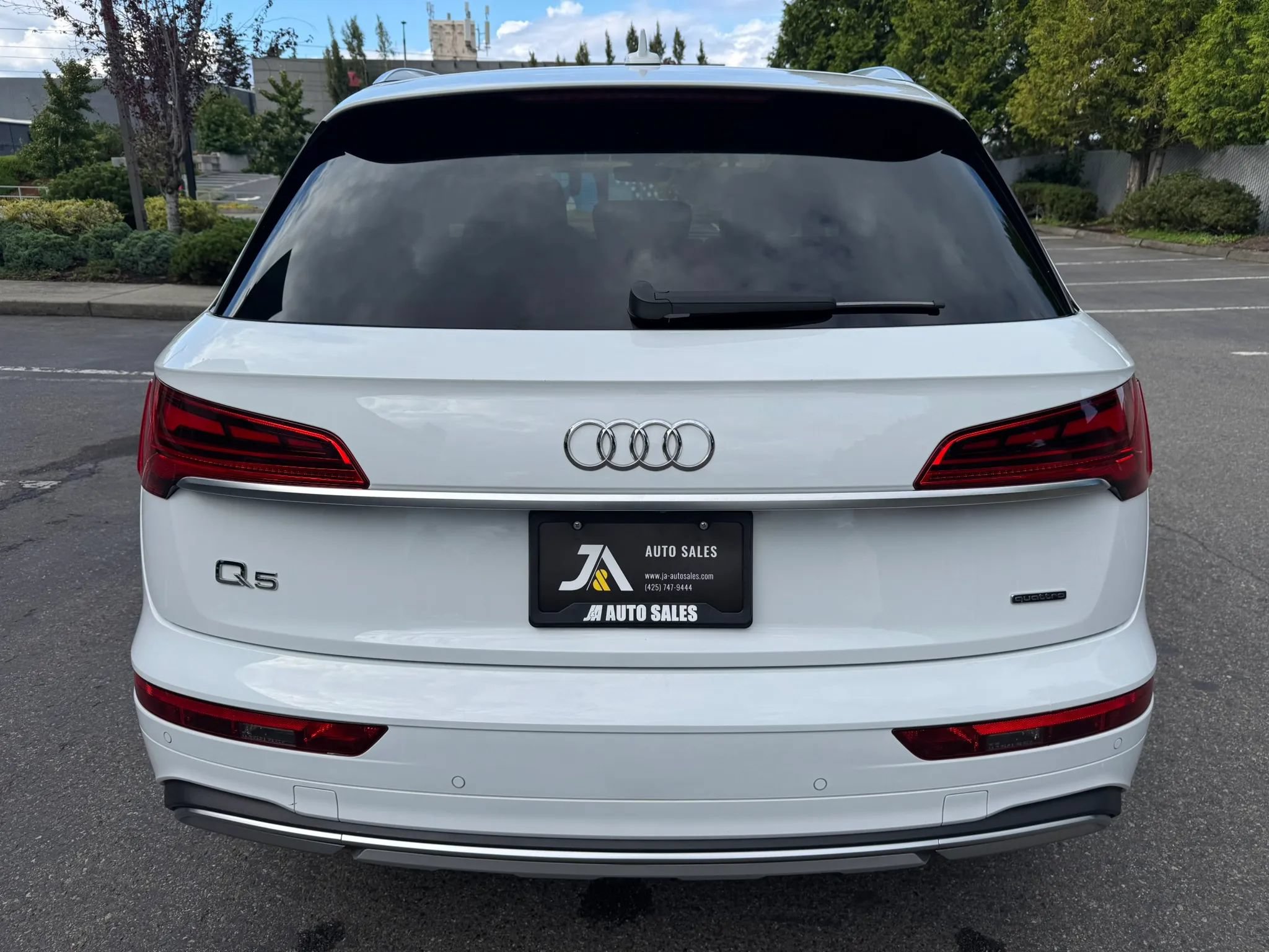 Used 2023 Audi Q5 2.0T Premium Plus w/ Premium Plus Package AWD/4WD image 9