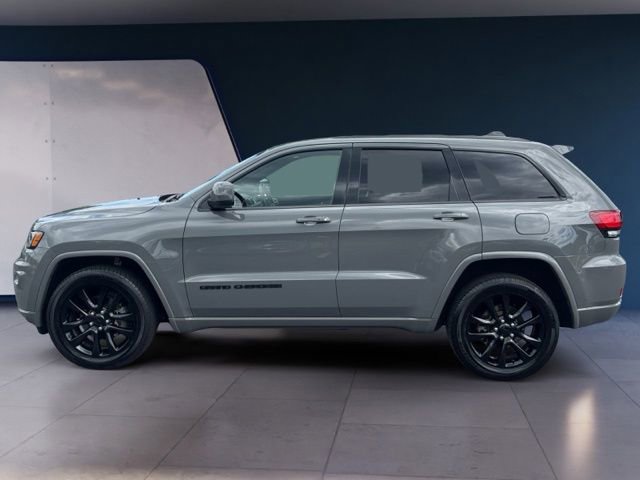 Used 2020 Jeep Grand Cherokee Altitude AWD/4WD image 2