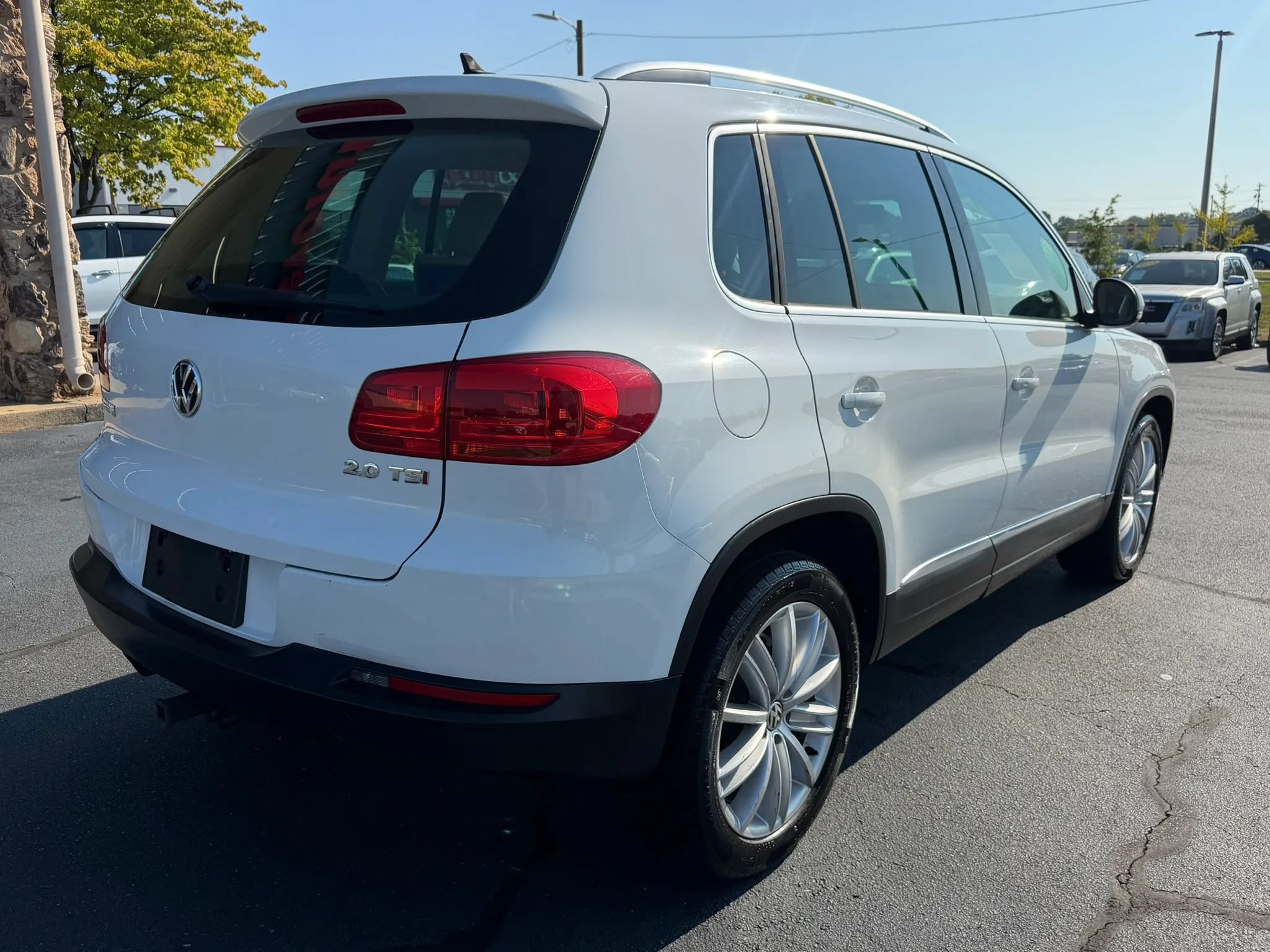Used 2015 Volkswagen Tiguan SE FWD image 6