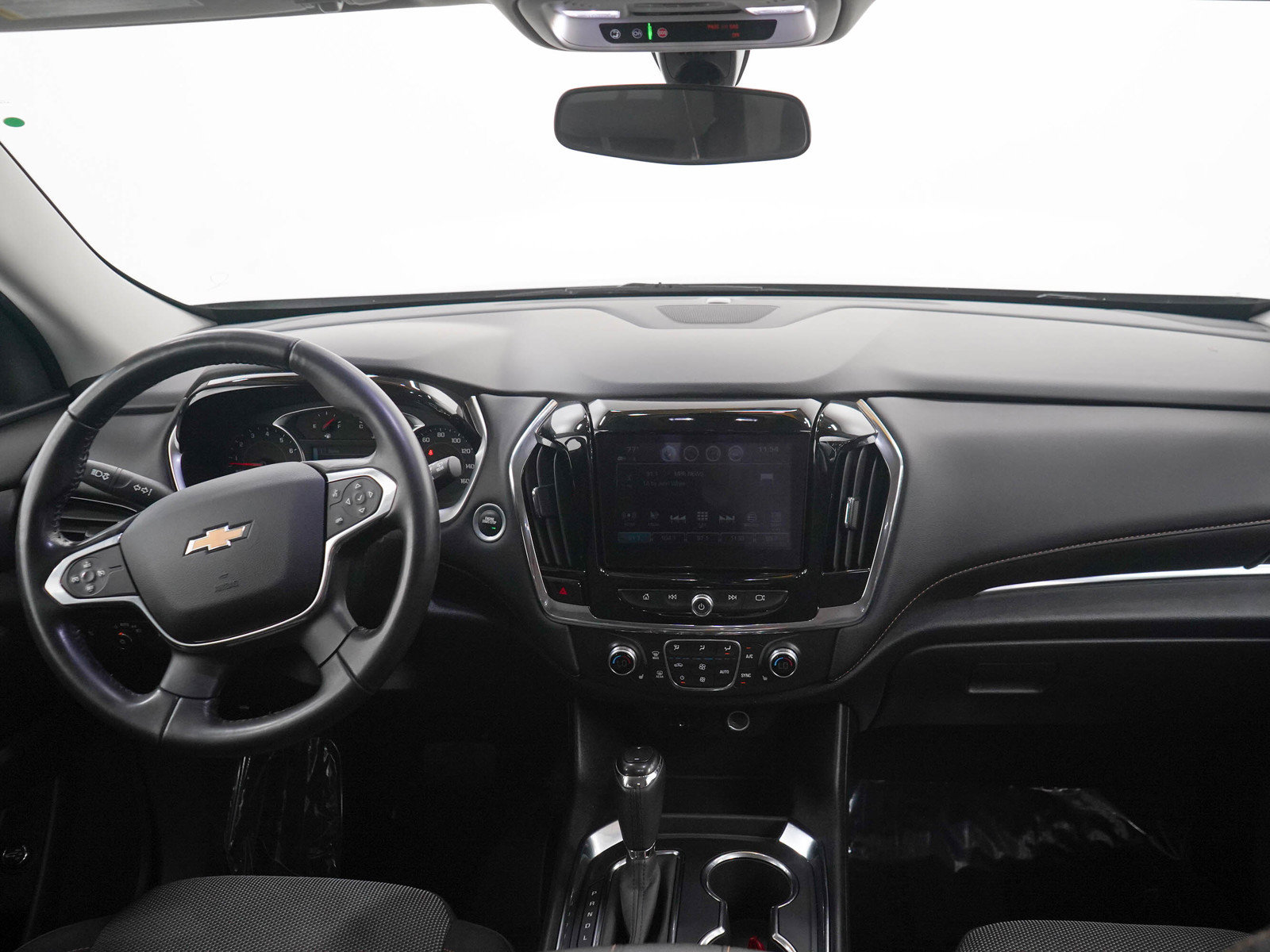 Used 2018 Chevrolet Traverse LT w/ LPO, Floor Liner Package AWD/4WD image 14