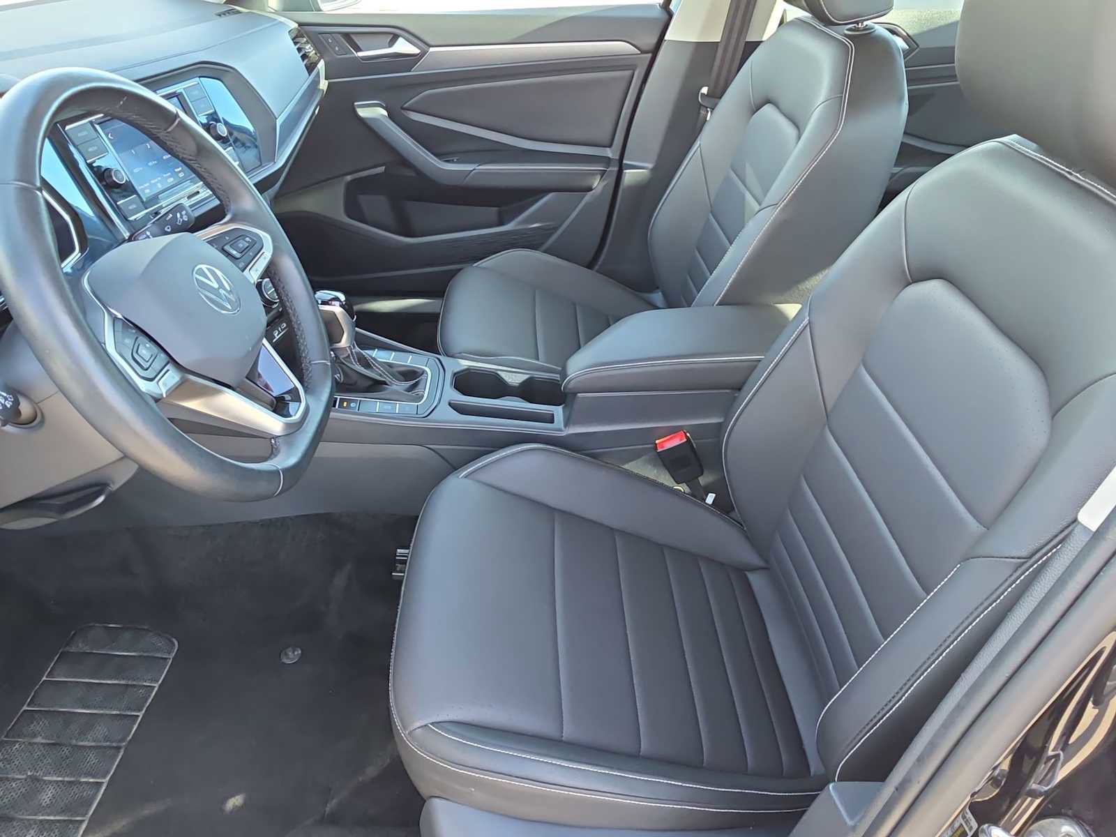 Used 2024 Volkswagen Jetta SE image 15