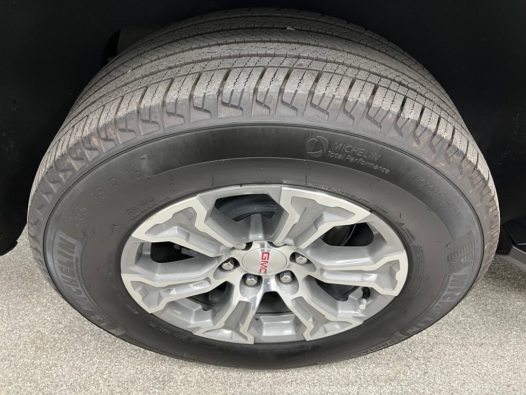 Used 2024 GMC Yukon SLE AWD/4WD image 17