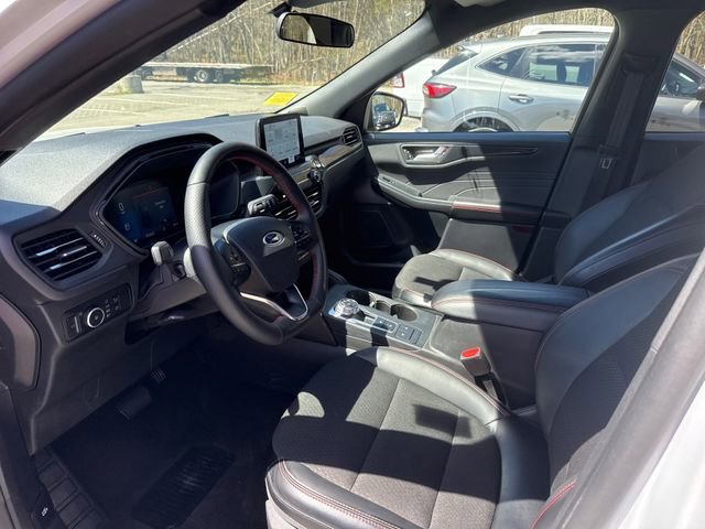 Used 2025 Ford Escape ST-Line Select AWD/4WD image 9