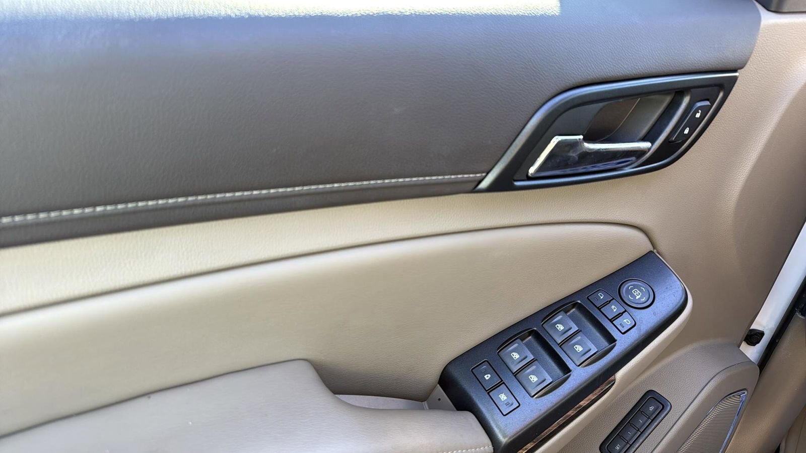 Used 2019 GMC Yukon SLT w/ Open Road Package image 12