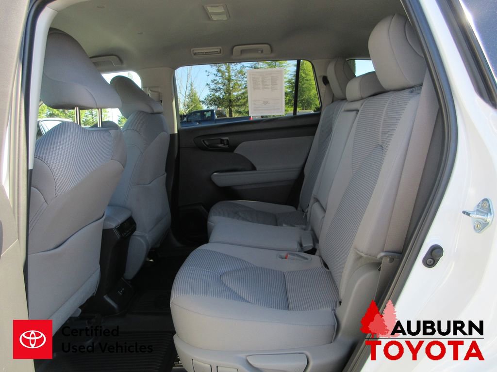 Certified 2025 Toyota Highlander LE image 19