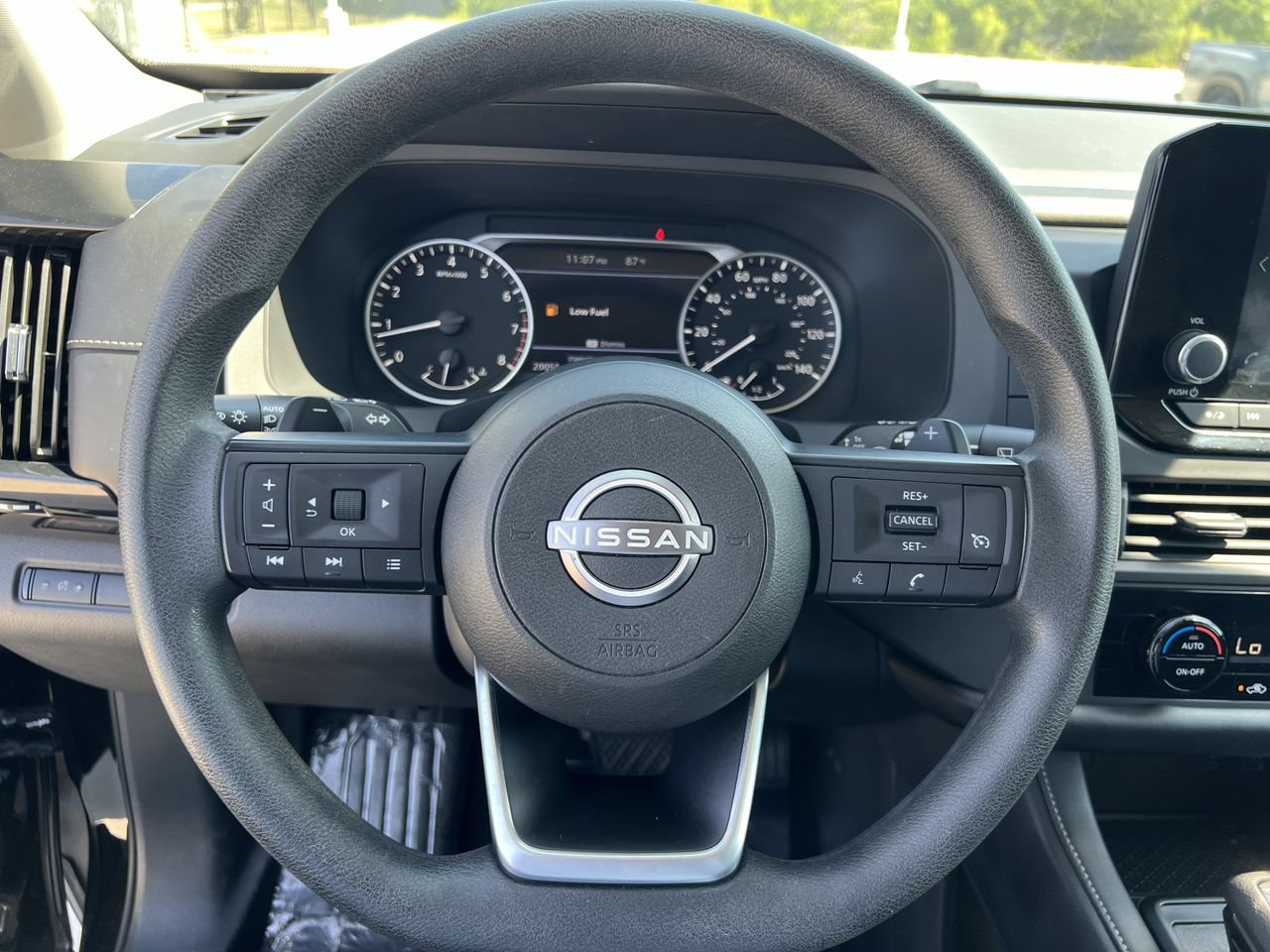 Used 2023 Nissan Pathfinder S FWD image 6