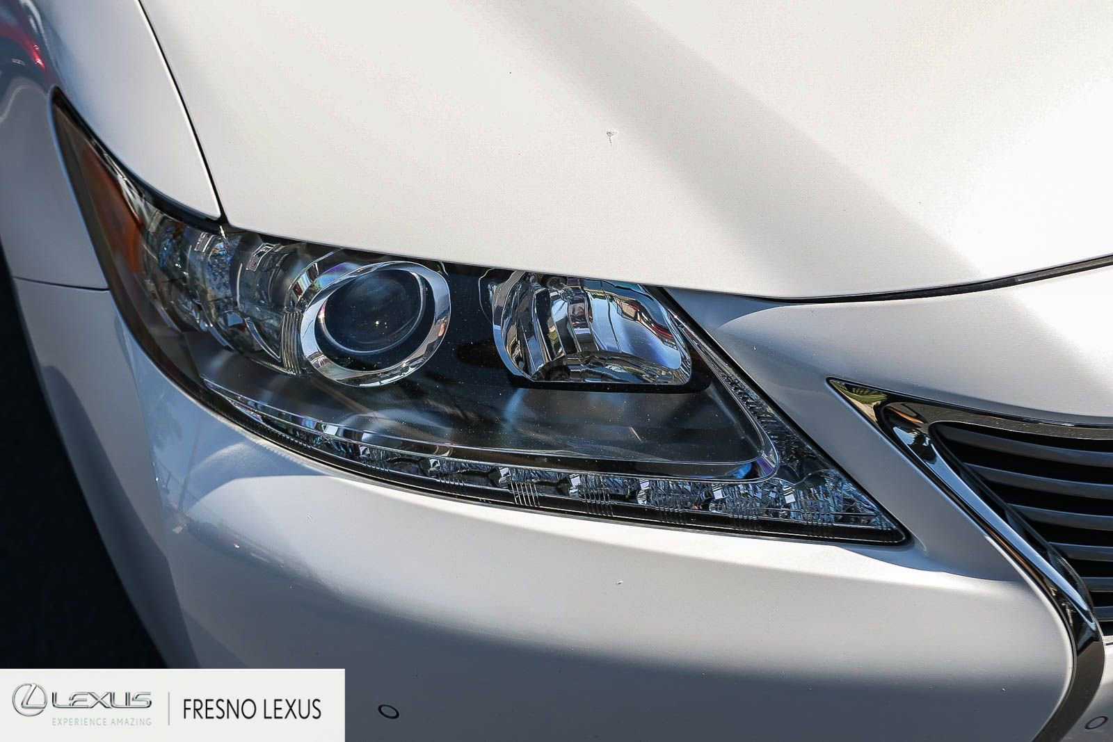 Used 2015 Lexus ES 300h w/ Navigation System Package FWD image 9
