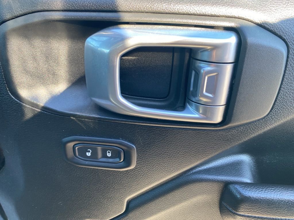 Used 2022 Jeep Gladiator Sport image 12