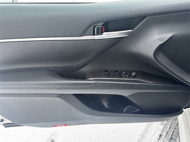 Used 2024 Toyota Camry SE image 21