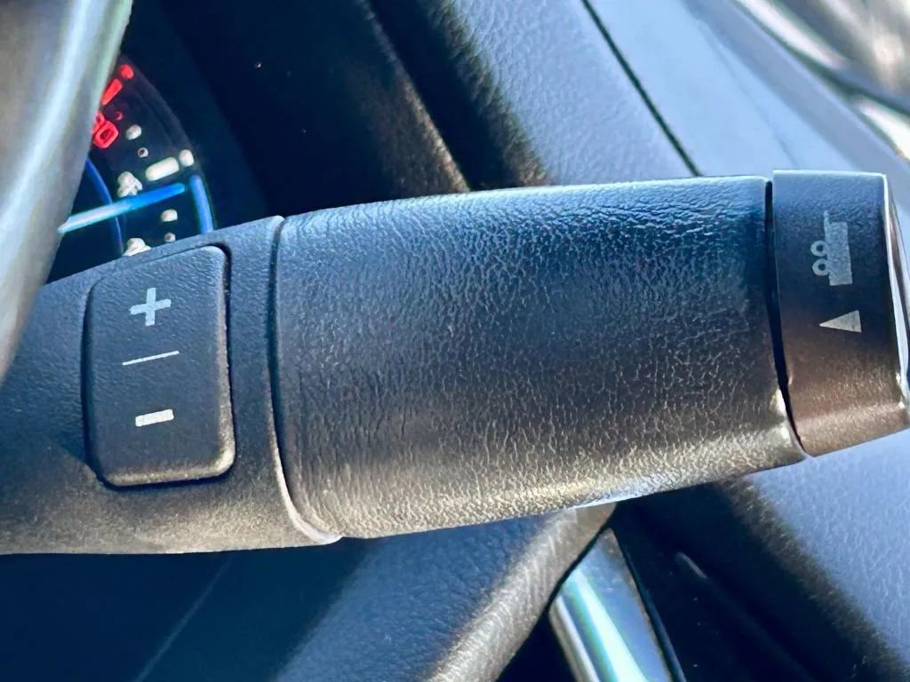 Used 2017 Cadillac Escalade Luxury image 26