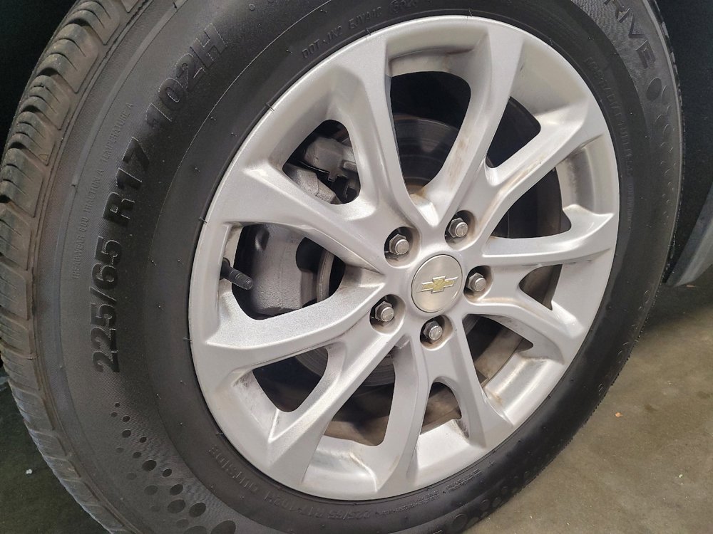 Used 2021 Chevrolet Equinox LS image 31