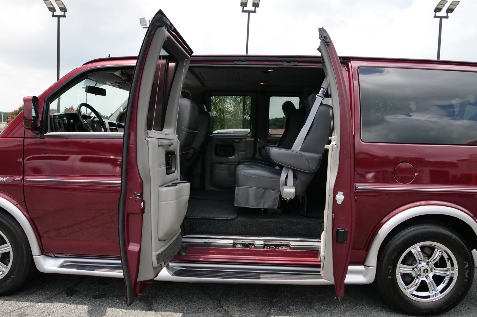 Used 2014 Chevrolet Express 1500 RWD image 10