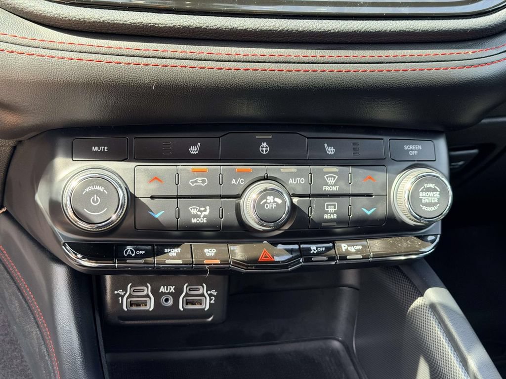 Used 2024 Dodge Durango GT w/ Blacktop Package AWD/4WD image 19