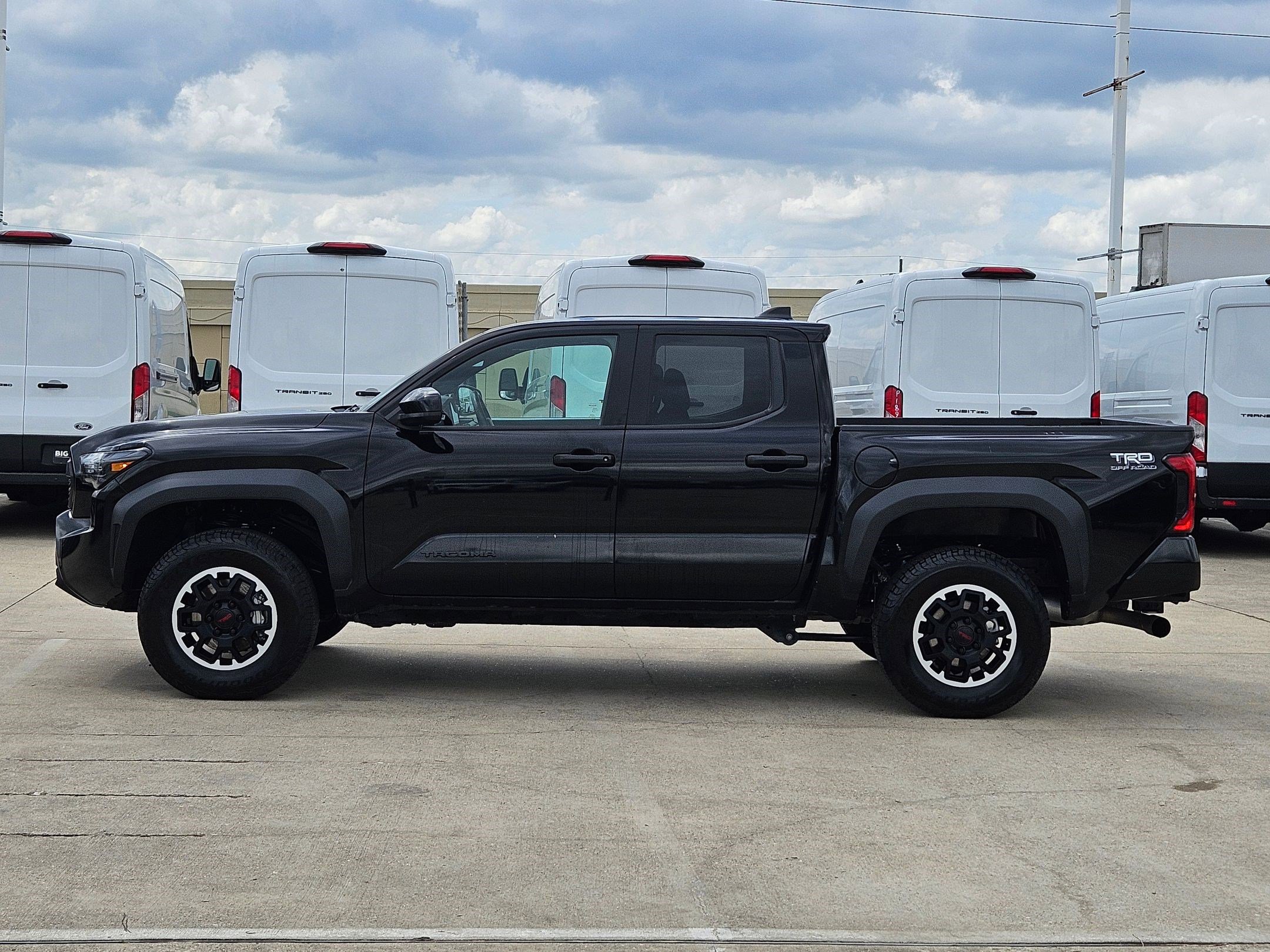 Used 2024 Toyota Tacoma TRD Off-Road image 7