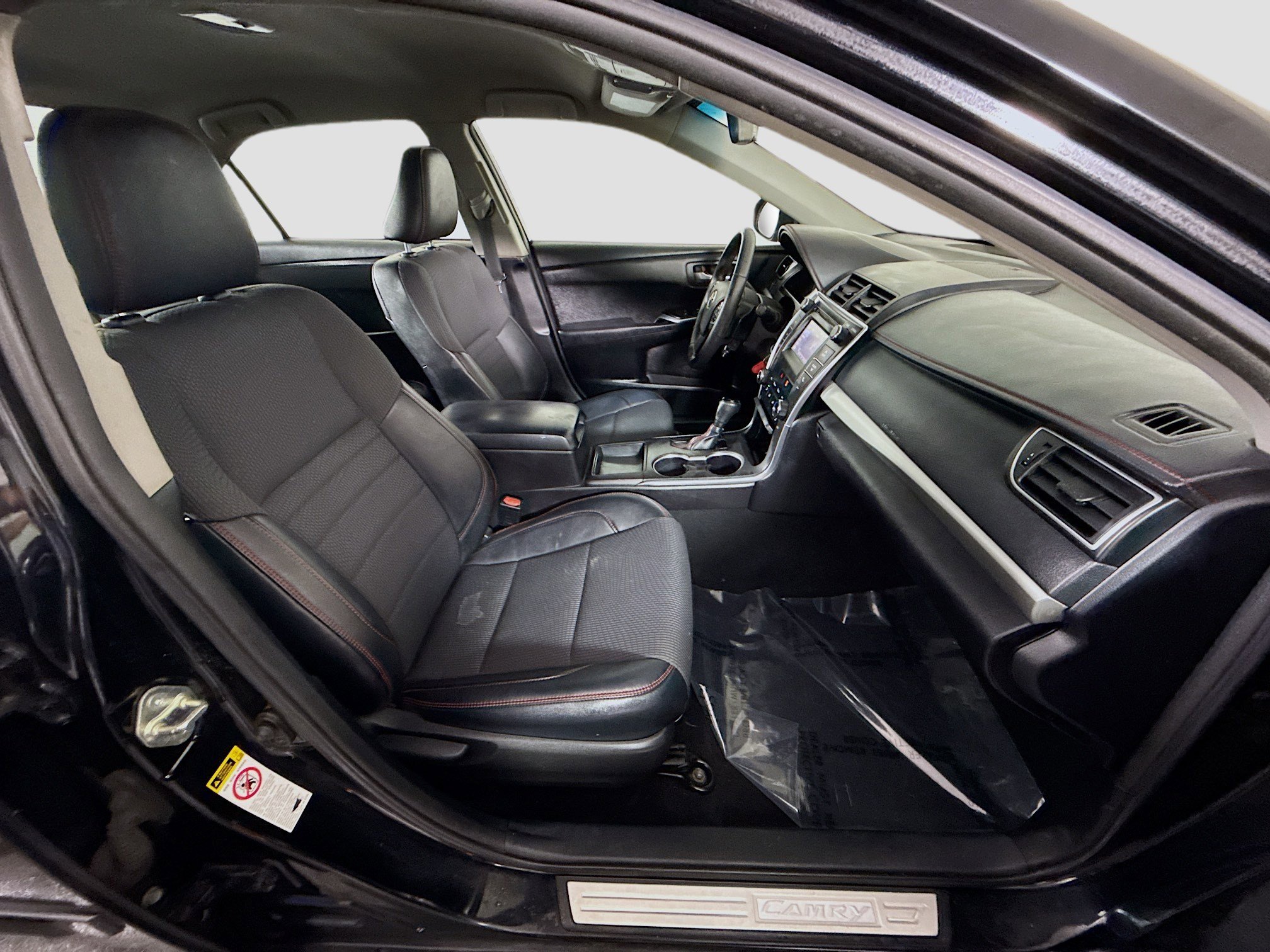 Used 2016 Toyota Camry SE image 28