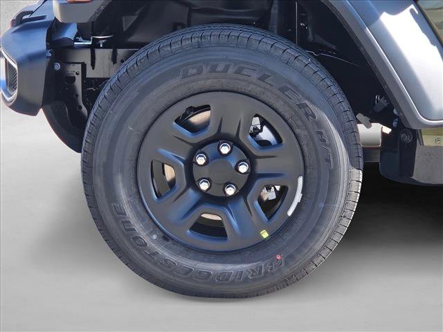 New 2026 Jeep Gladiator Sport AWD/4WD image 17