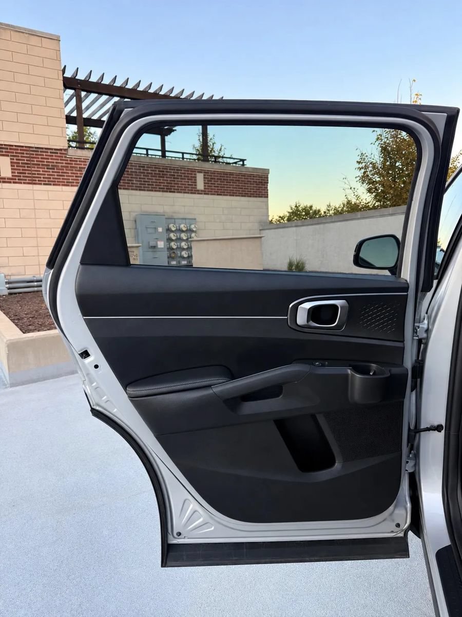 Used 2021 Kia Sorento S FWD image 13