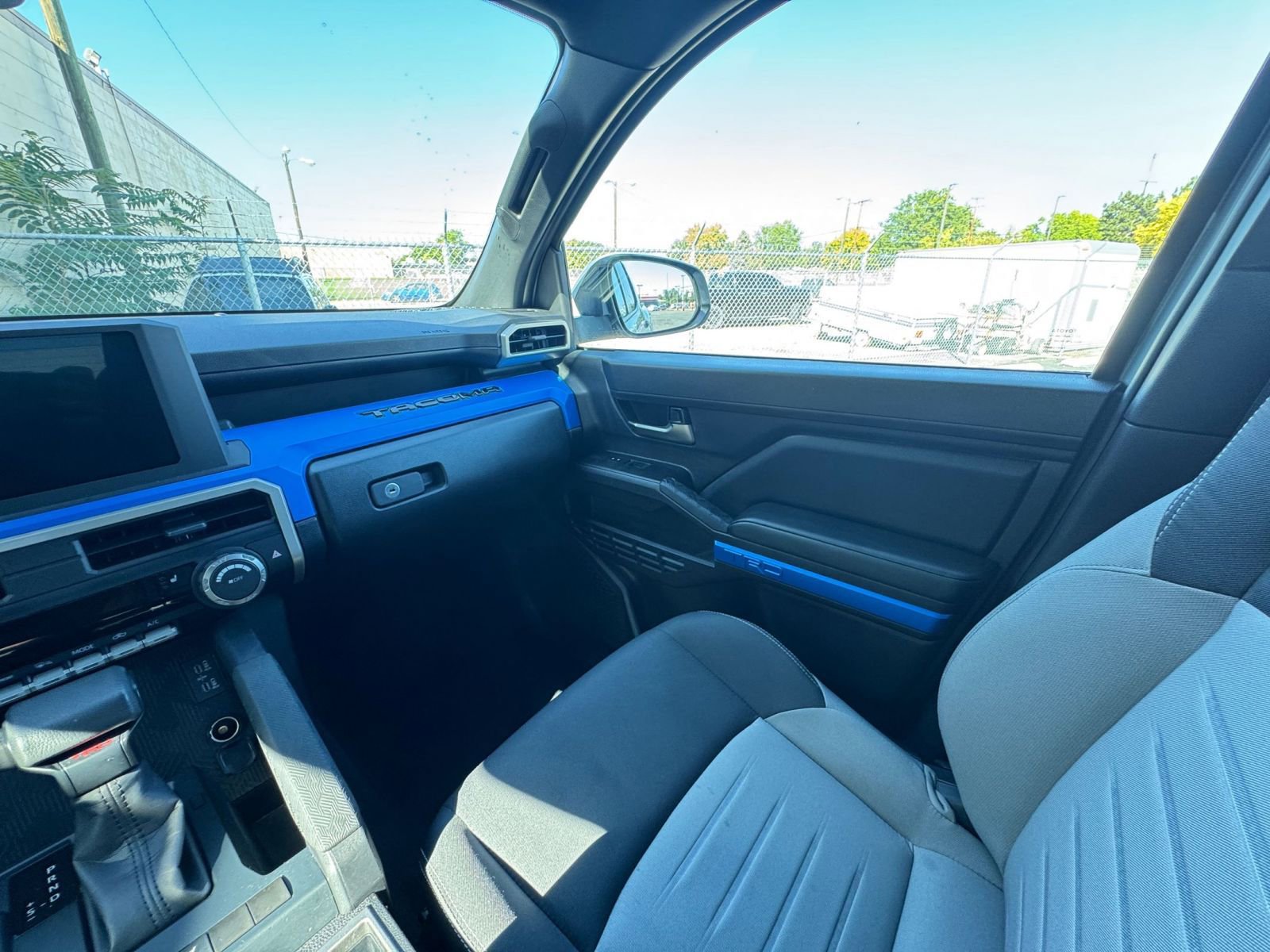 Used 2025 Toyota Tacoma SR image 33