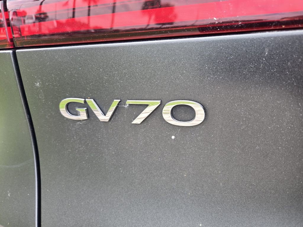 Used 2024 Genesis GV70 2.5T w/ Sport Prestige Package AWD/4WD image 8