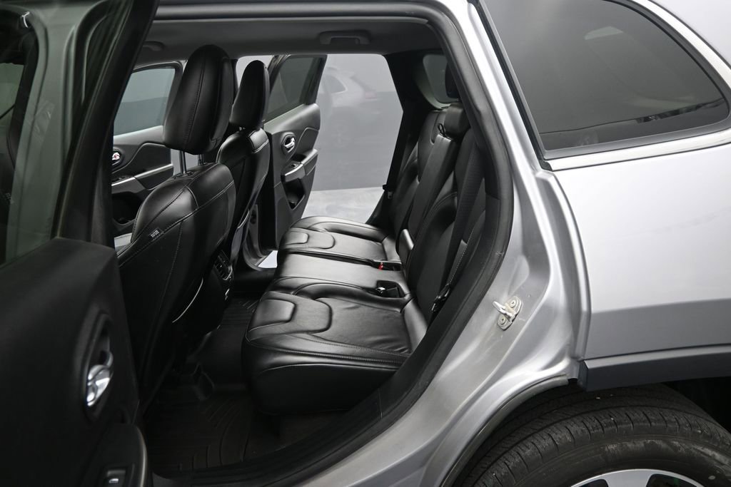Used 2020 Jeep Cherokee Limited AWD/4WD image 28