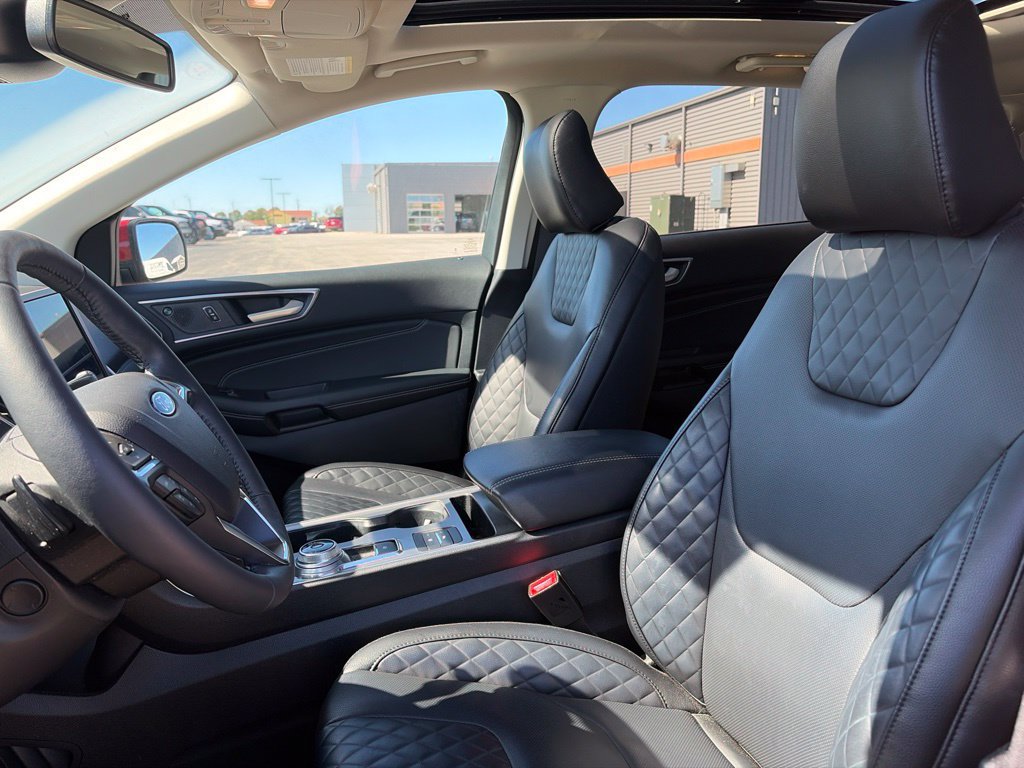 Certified 2024 Ford Edge Titanium w/ Equipment Group 301A AWD/4WD image 7