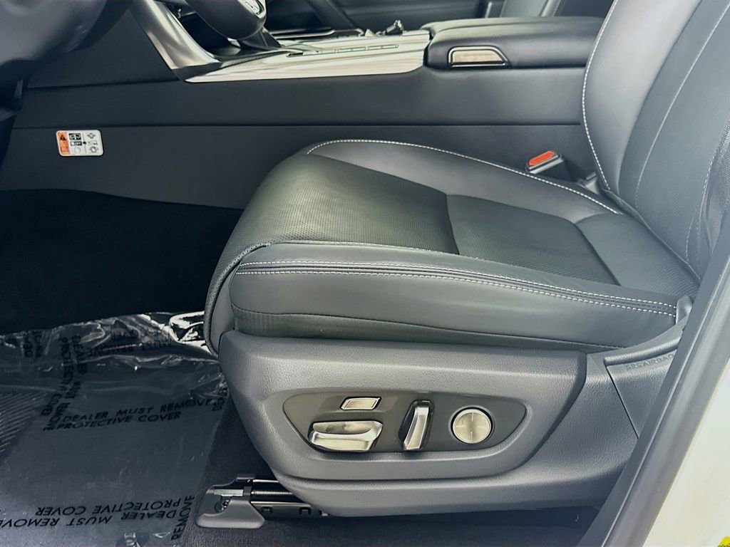 Used 2025 Lexus LX 600 F Sport w/ Accessory Package (Z1) image 22