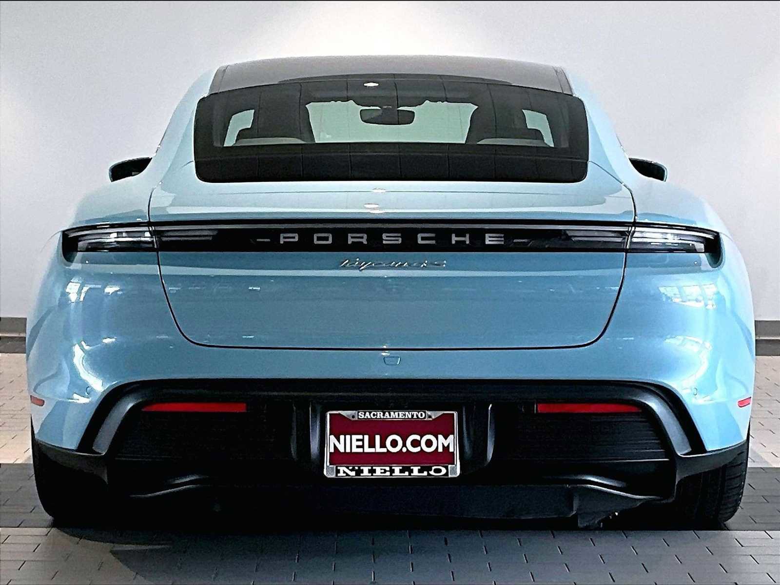 Used 2023 Porsche Taycan 4S image 9