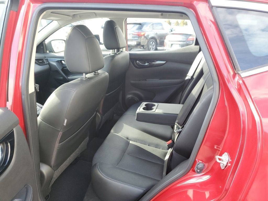 Used 2018 Nissan Rogue Sport SL w/ SL Premium Package image 28