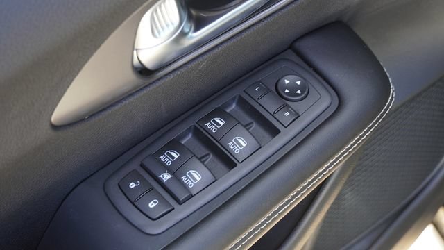New 2026 Chrysler Pacifica Select FWD image 21