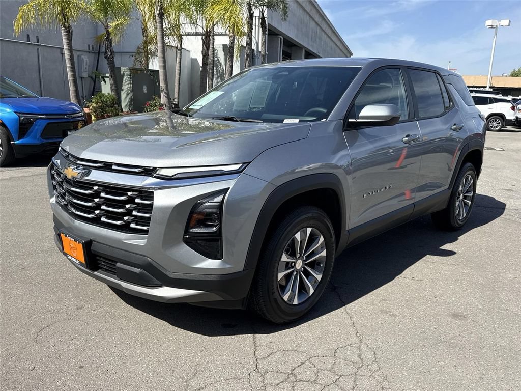 Used 2025 Chevrolet Equinox LT FWD image 7