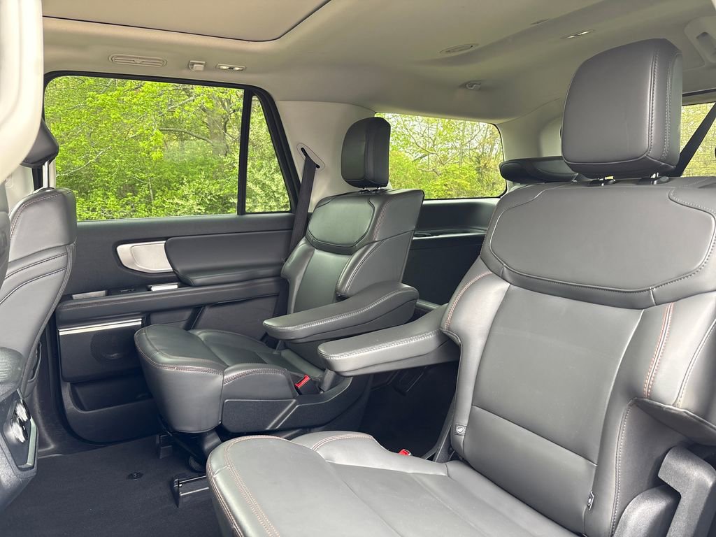 Used 2025 Ford Expedition Active AWD/4WD image 11