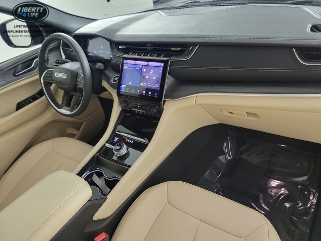 Used 2024 Jeep Grand Cherokee Limited AWD/4WD image 19