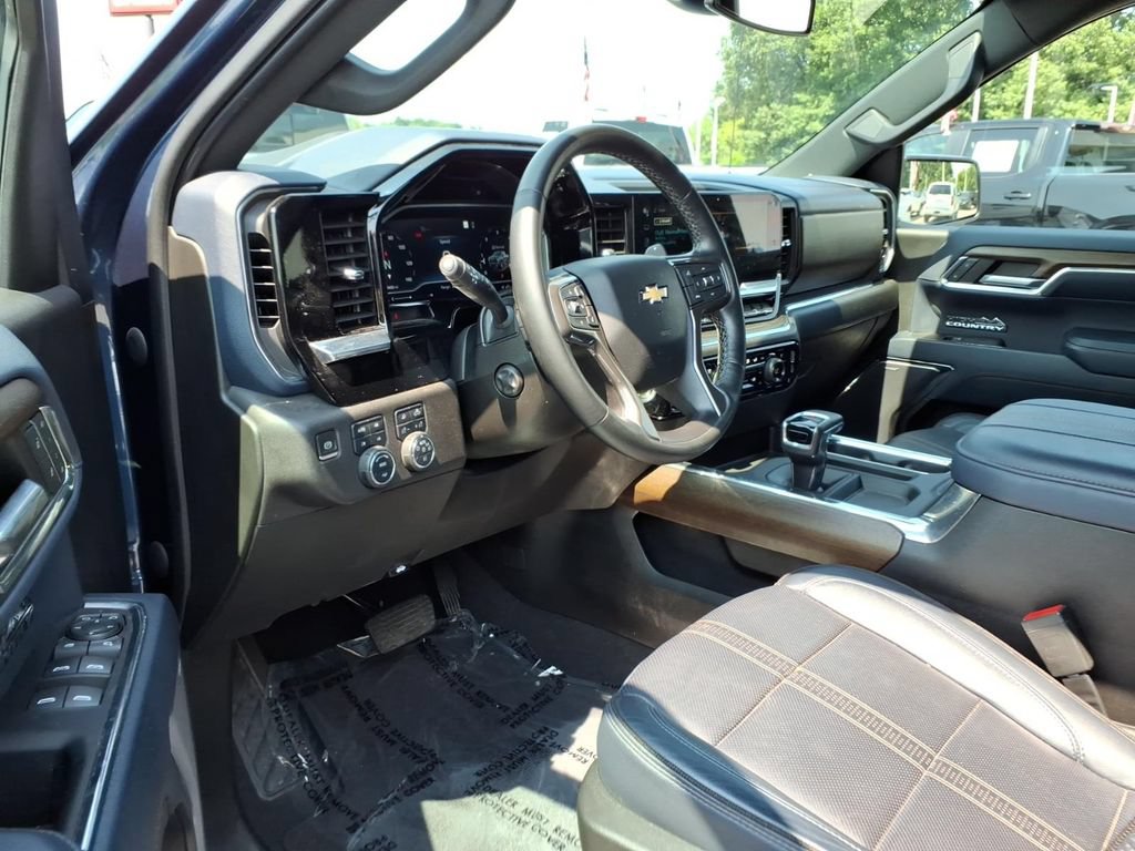 Used 2023 Chevrolet Silverado 1500 High Country AWD/4WD image 7