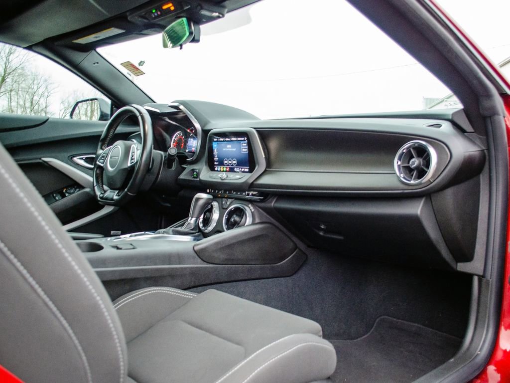 Used 2022 Chevrolet Camaro LT w/ Technology Package image 28