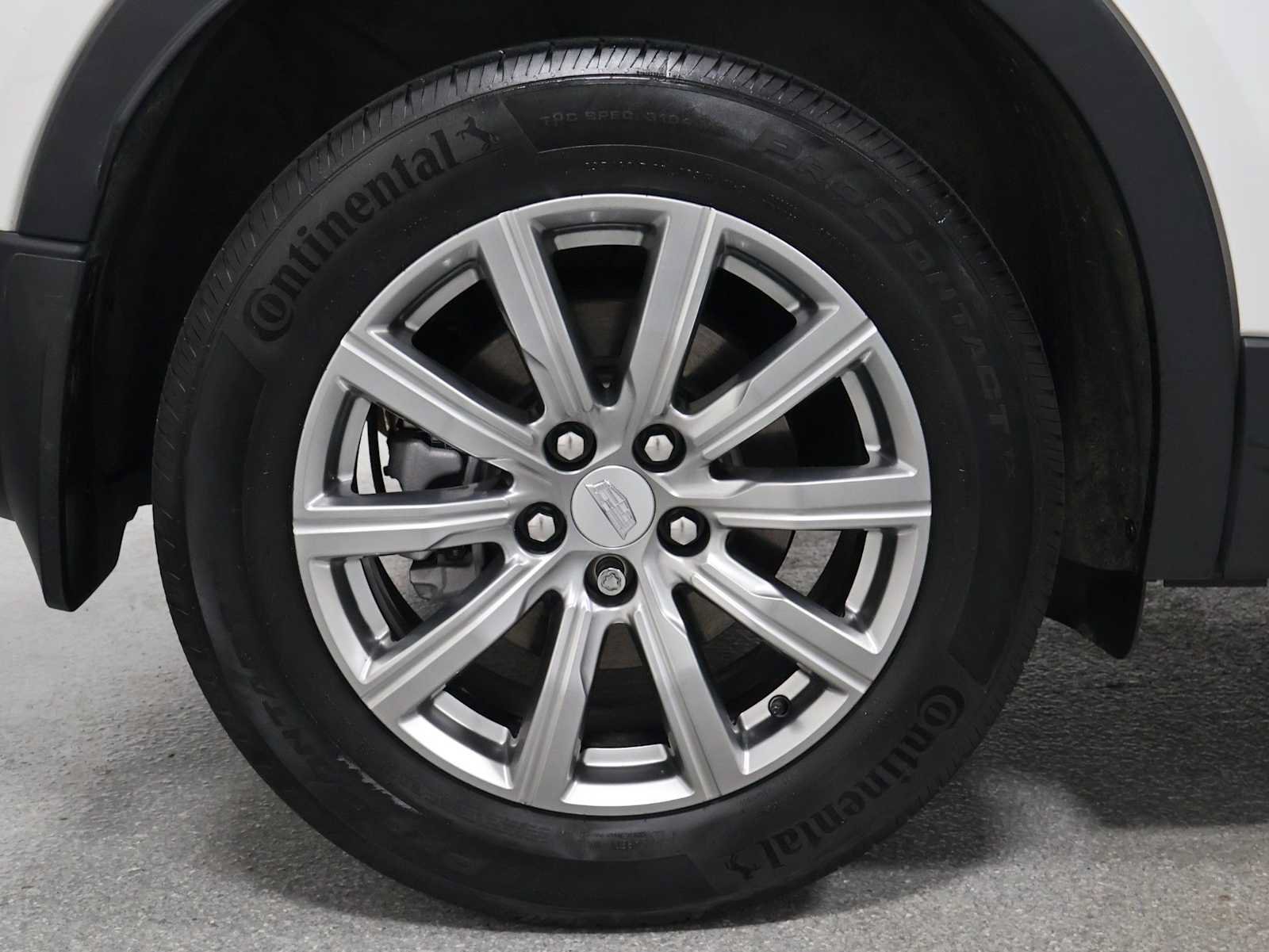 Used 2020 Cadillac XT4 Premium Luxury w/ Cold Weather Package AWD/4WD image 34